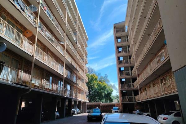 BACHELOR FLAT FOR SALE IN SILVERTON
Ideal for Student or Investor!
Lovely &amp; Spacious ...