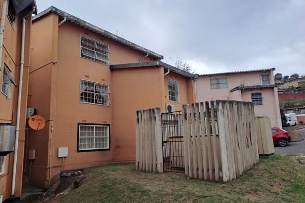 neat well maintain flat, in Oaklands, closed to all schools, CBD, 


call for an appointment
