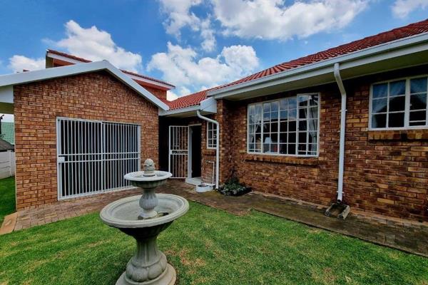 Neat family home
This property is low maintenance and the ideal property to move in and stay. 

This property offers:

4 ...