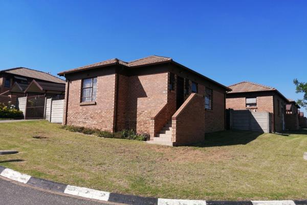 This 3-bedroom house is situated on a corner stand in the Thatch Hill Security Estate ...