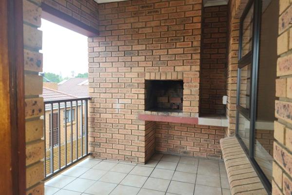 A perfectly located Simplex on the first floor close to high school Outeniqua, it offers 2 bedrooms, 1 bathroom,  an open plan lounge ...