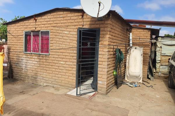 Investment property you cannot missed.
1-bedroom house for sale in Olievenhoutbosch

Inside offers the following:
•	One big ...