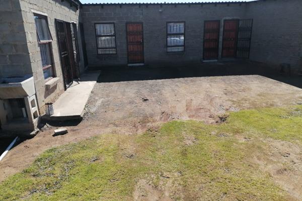 Student accommodation situated at Mputlalatsane area just next to the main road. The property consist of 7 bedrooms, toilet, one JoJo ...