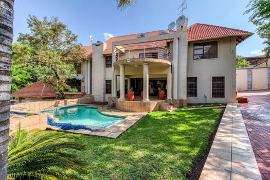 5 Bedroom House for sale in Bryanston