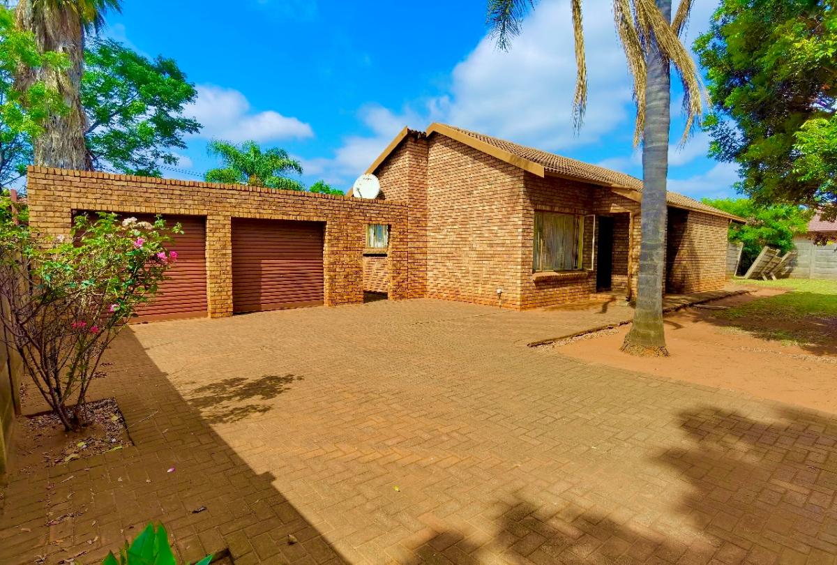 3 Bedroom House for sale in Clarina P24113518191