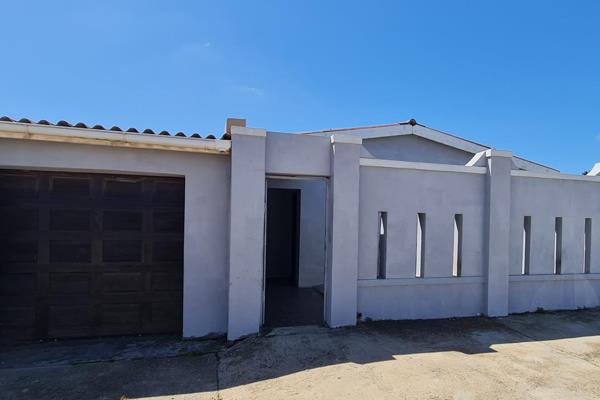 Looking to BUY in Zwide area? This well enclosed and secured home is the absolute gem. Fully enclosed with high walls and secured with ...