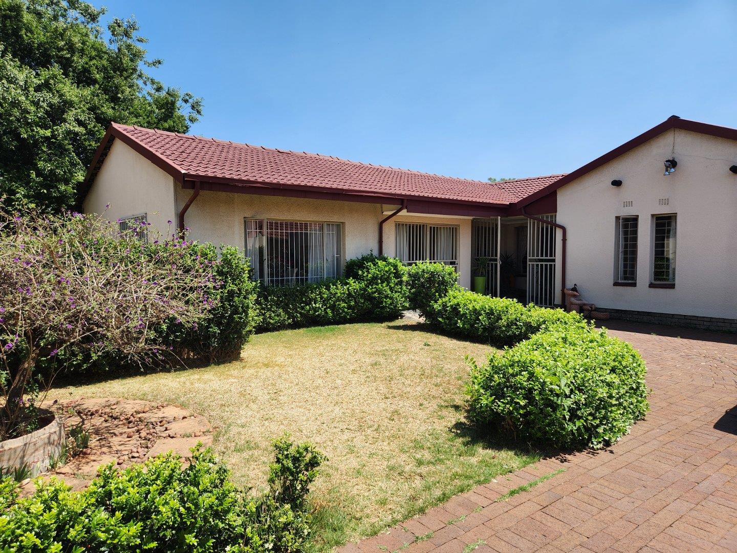 3 Bedroom House on auction in Bardene - 16 View Point Road