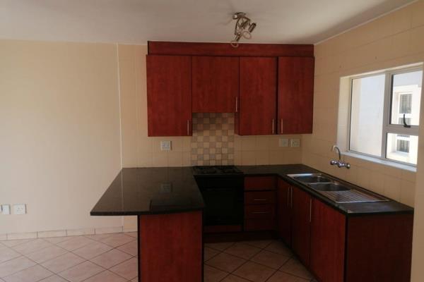 Neat apartment for rent in a complex situated centrally  in Pretoria North

This apartment offer the following:
1.5 Bedrooms with ...