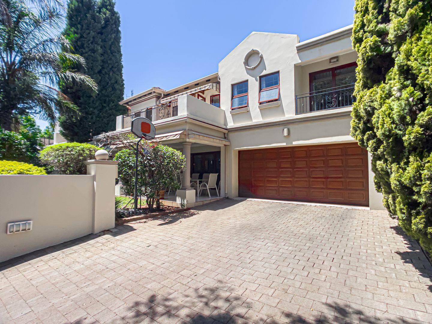 3 Bedroom House for sale in Randpark Ridge P24113529445