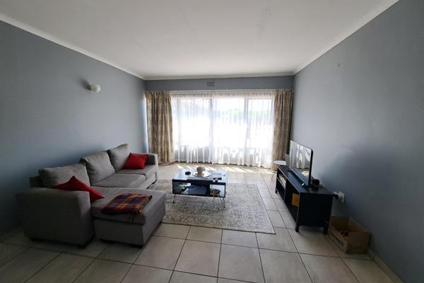 This property is located close to Transvalia High School.
Property offers:

Kitchen with open plan kitchen and lounge
2 Big ...