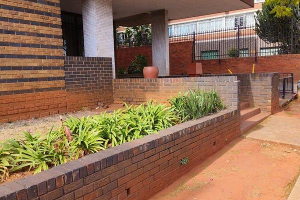 Charming 3-Bedrooms, 1.5-Bathroom Flat in the Heart of Capitol Hill - Ideal Location Near Unisa, Oliver Tambo, and Steve ...