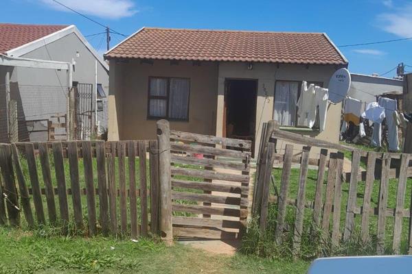 Welcome to this starter home consisting of:
- Two bedrooms.
- Open plan lounge and kitchen.
- A bathroom.
- Fence for safety.

 ...