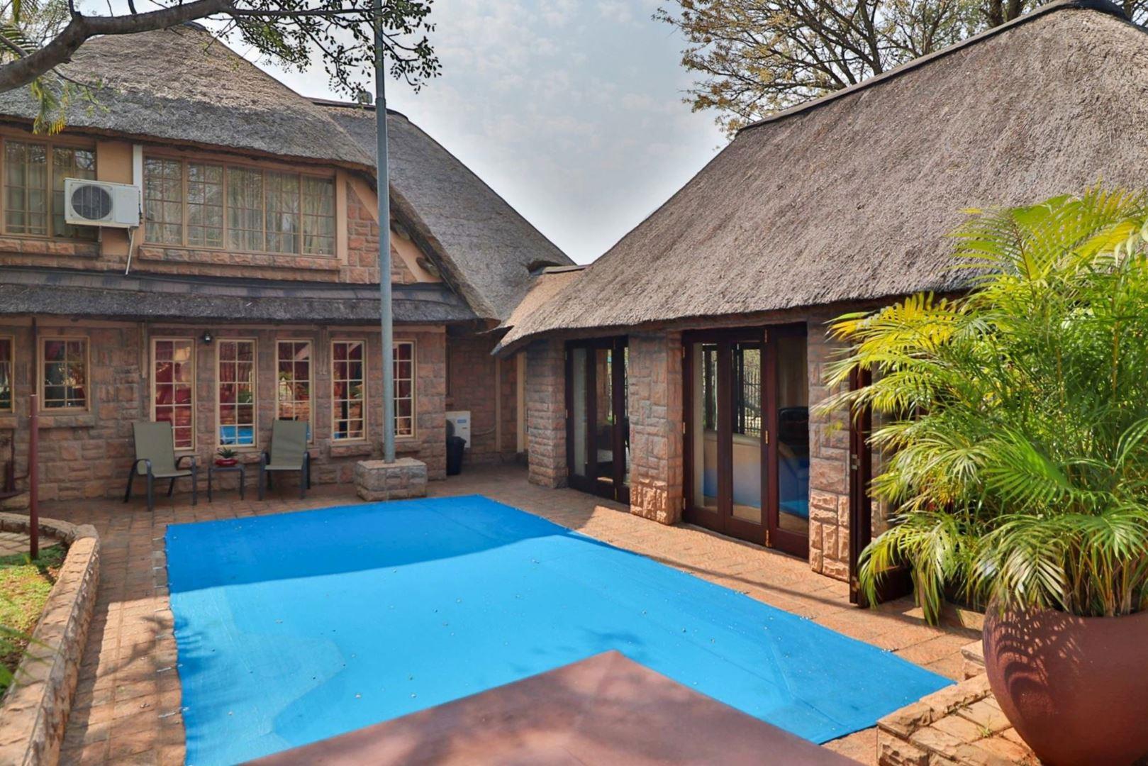 6 Bedroom House for sale in Marloth Park P24113532343