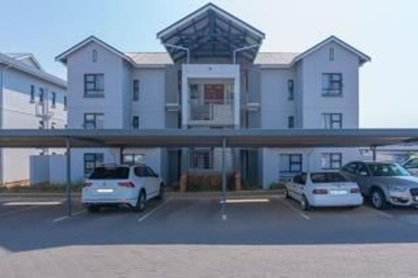 2 bedroom, 2 bathroom unit on Top Floor in Fish Eagle View.
Open plan lounge, dining, and kitchen area.
2 Covered parking ...