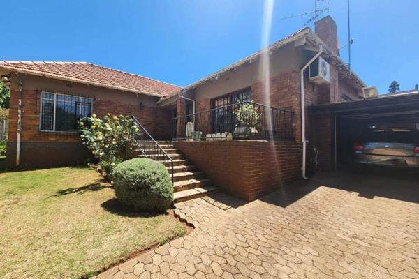 3 Bedroom House for Sale in Cyrildene. 

A home is the starting place of love, hope, and dreams, this house is a Home. This lovely ...