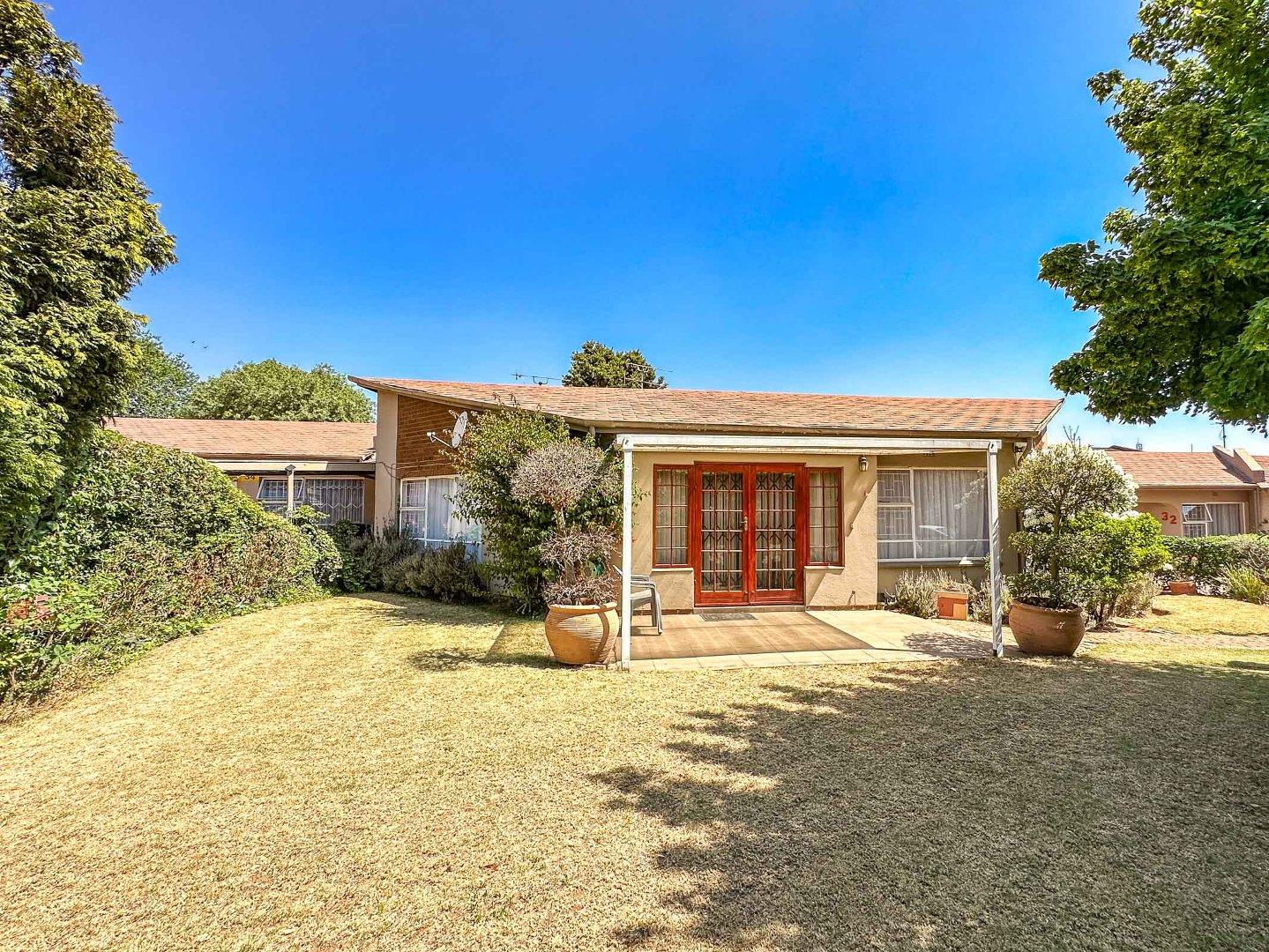 2 Bedroom Townhouse for sale in Farrarmere P24113533164