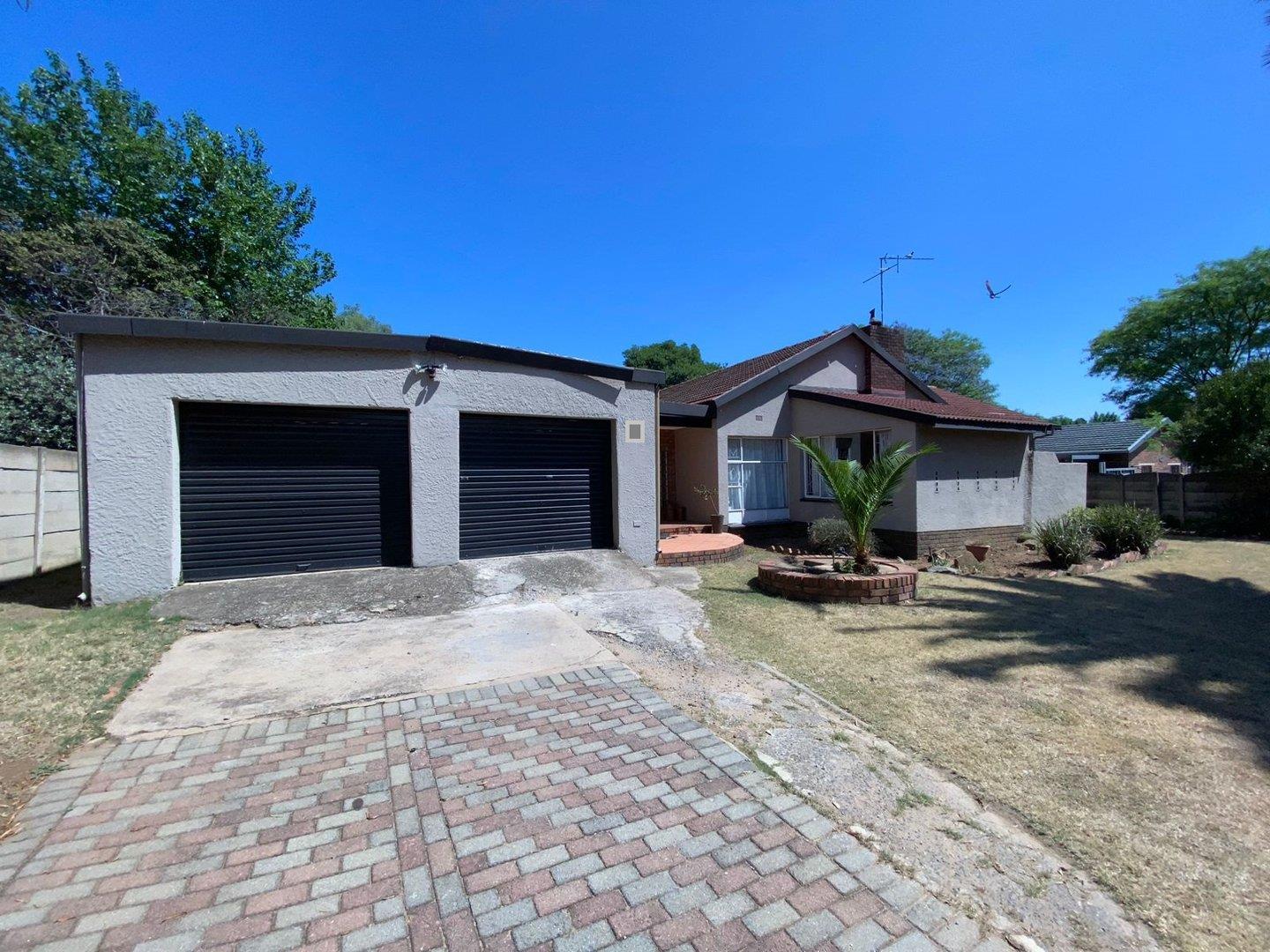 6 Bedroom House for sale in Nimrod Park P24113534509