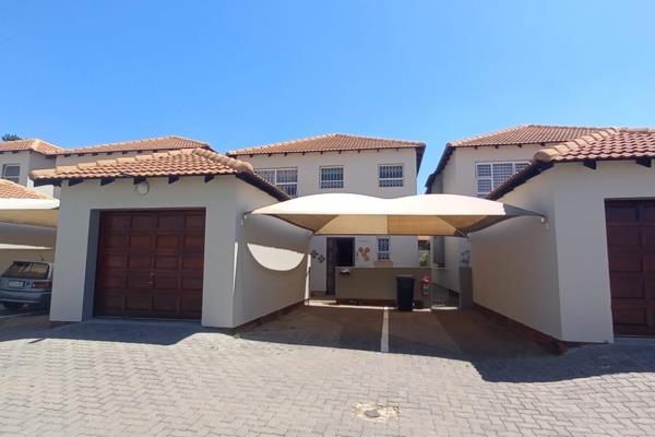 This home offer 1 garage and 2 carports with a gate leading to the garden allowing visitors and garden service access at the back,
The ...