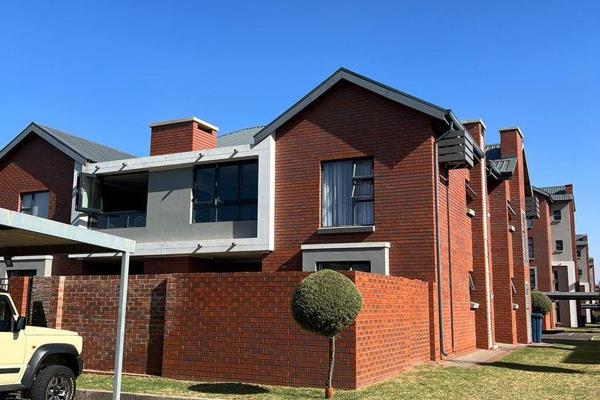 MODERN GROUND FLOOR APARTMENT SITUATED IN THE POPULAR HEREFORD ESTATE IN IRENE

This lovely unit offers you: 

- 2 Carports
- ...