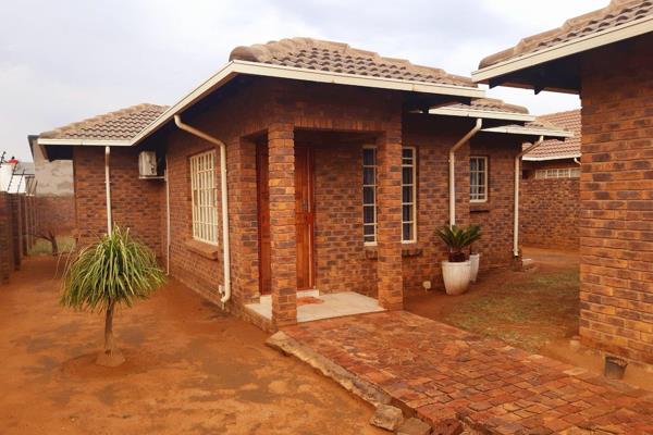 Welcome to this warm home in Cultura Park Bronkhorstspruit, it&#39;s a 3 bedroom house,

 built in wall to wall wardrobes,
 
2 ...