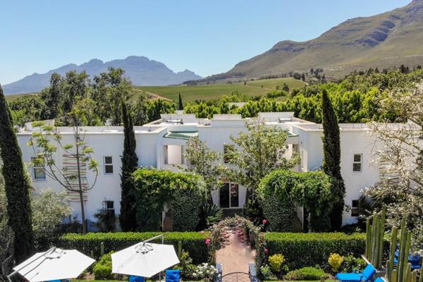 23 bedroom luxury boutique hotel. Located in the heart of the Cape Winelands, this 5 ...