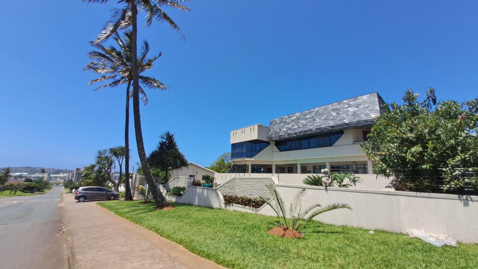 6 Bedroom House for sale in Isipingo Hills P24113540341