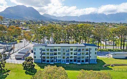 2 Bedroom Apartment / Flat to rent in Somerset West Central