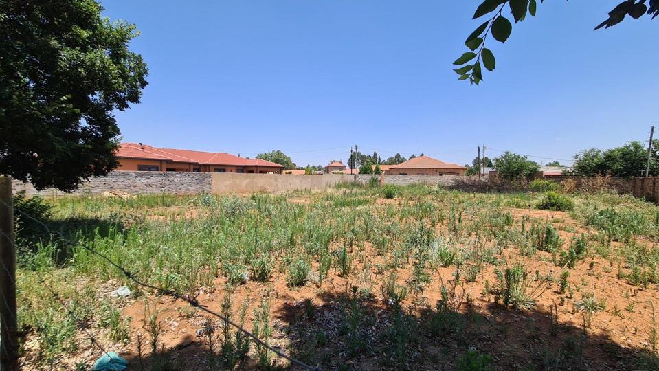 Vacant land / plot for sale in Stilfontein Ext 4 - P24-113540942