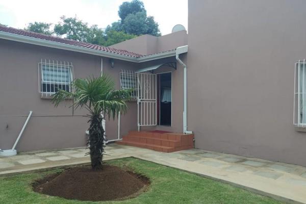 Welcome to your new home! This cozy house, nestled on a spacious 952 m&#178; plot ...