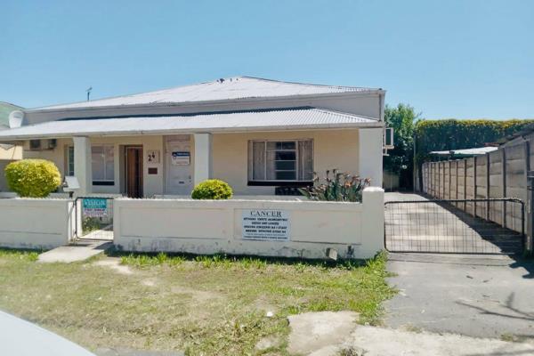 Just Property Ubuntu calls upon all investors to draw their attention on this property.

Situated in the hearts of King Williams Town ...