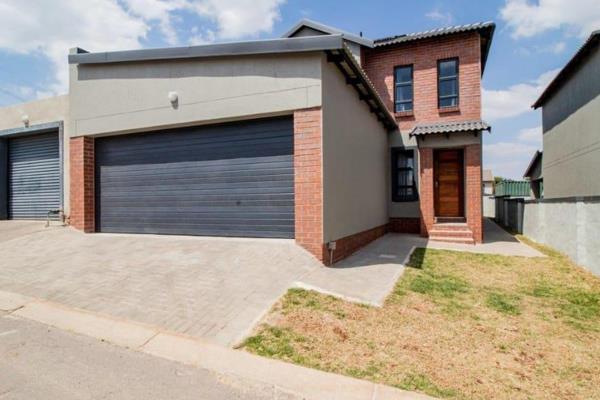 Waterberg field estate centurion offers brand new full title homes in a safe and secure estate with complex with modern design and ...