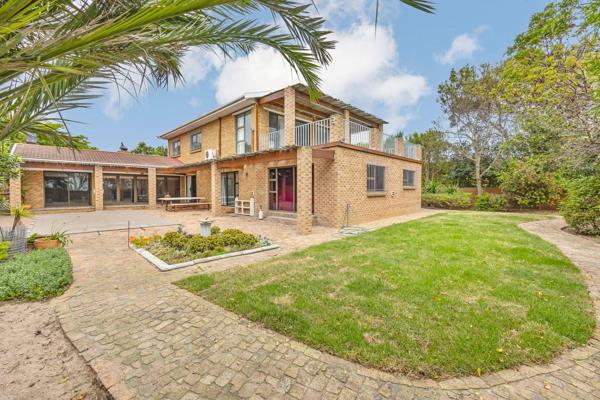 This home overlooks the beautiful “vlei” which frequents the pretty flamingos.
4 Bedrooms
Main bedroom on suite
Large family ...