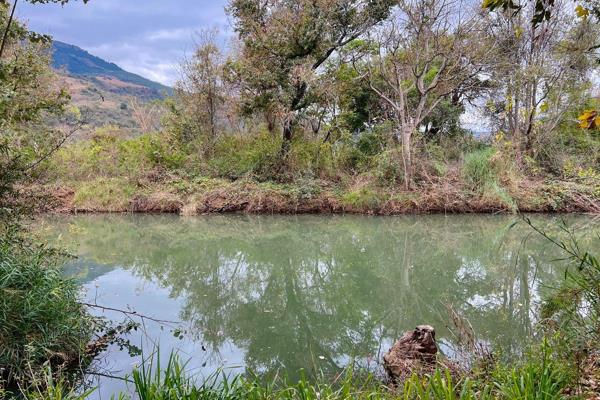 Introducing a 34-hectare piece of paradise nestled within the picturesque Schoemanskloof Valley. This extraordinary property offers a ...