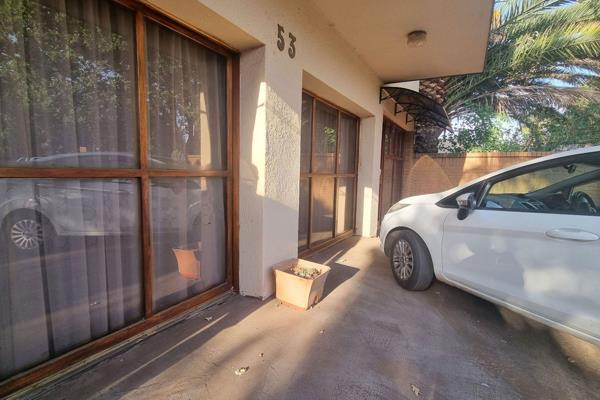 This property is perfect for an investor looking to start a guest house  or even student accommodation. 

Main House
Entrance Hall
3 ...