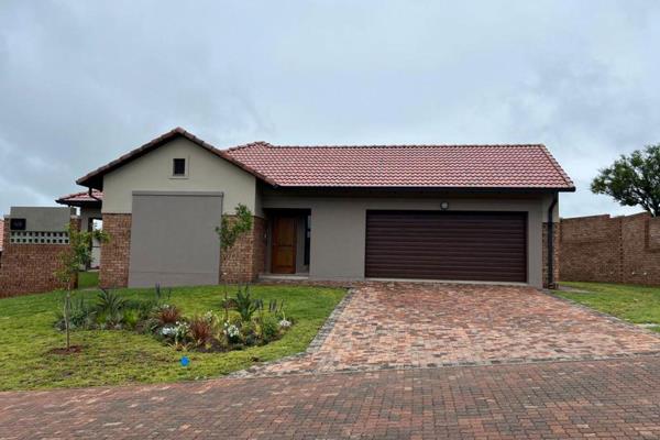 Beautiful new and modern 3 bedroom home in Bateleur.
Home consist of 3 bedrooms with 2 ...