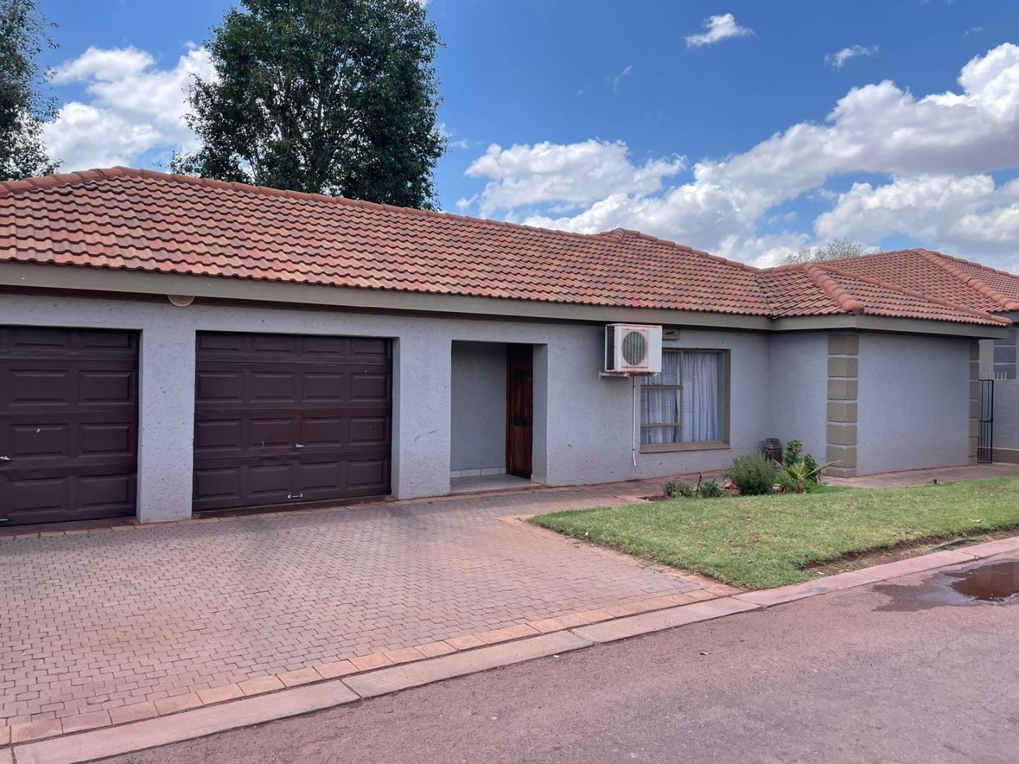 3 Bedroom Townhouse to rent in Kathu