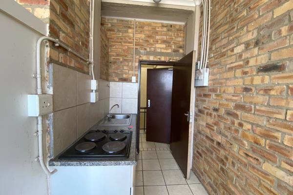 Thabani is a secure and well-maintained apartment complex at Troyeville.

Features: ...