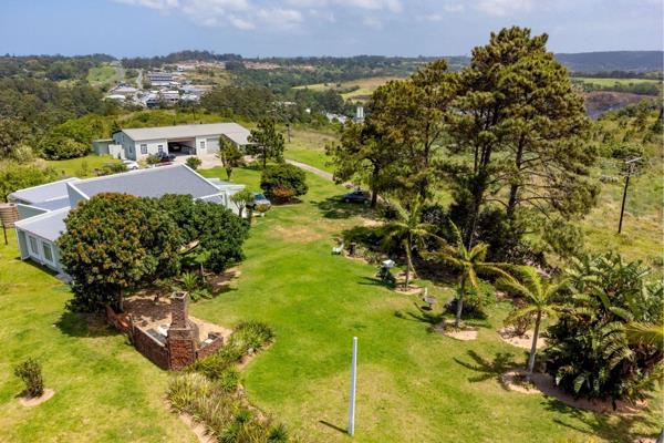 A small Holding 2.2km’s to Uvongo CBD boasts a beautiful farm house, consisting of 2 ...