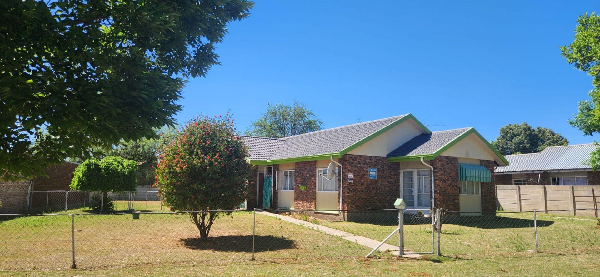 3 Bedroom House for sale in Odendaalsrus P24113559996