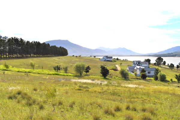 Just 12km away from Villiersdorp and right on the Theewaterskloof dam you will find this magnificent rural hideaway. If you are the ...