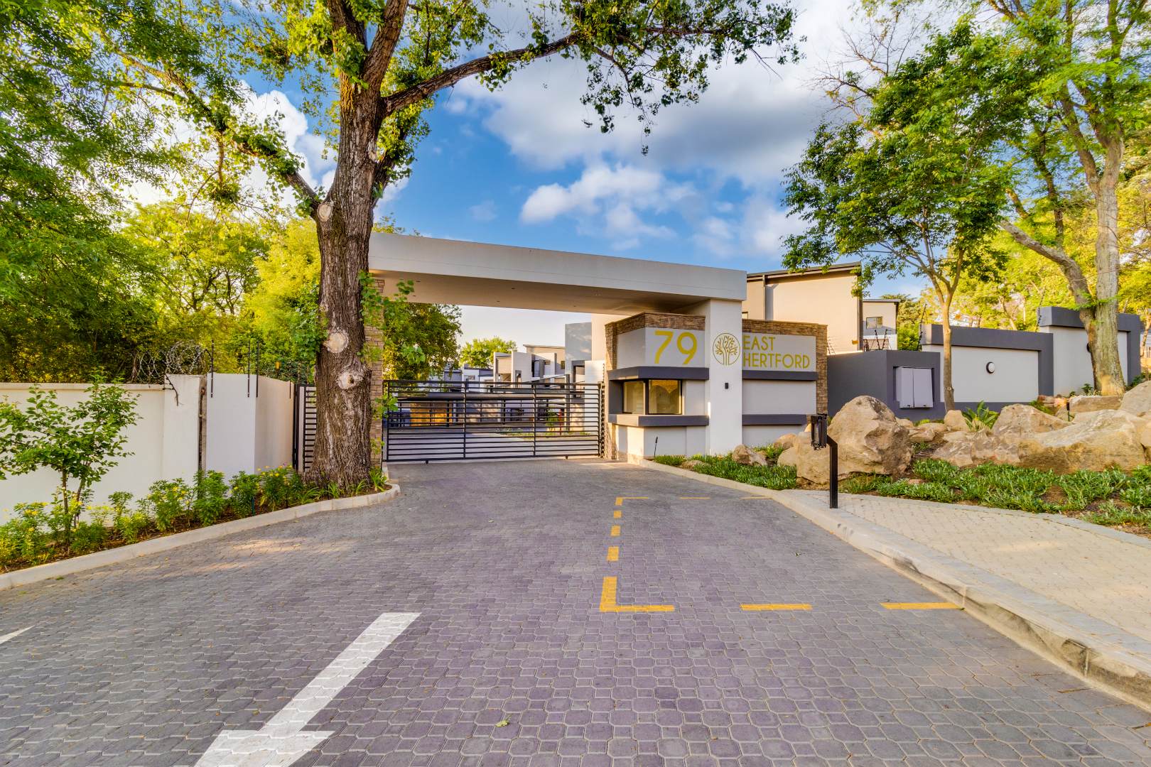 2 Bedroom Apartment / flat for sale in Bryanston 1 Ss 79 East