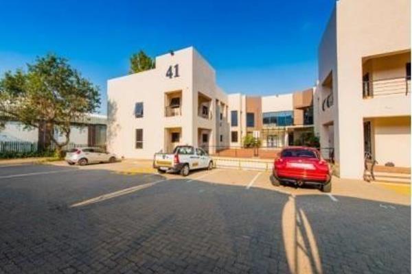 Recently renovated.  Neat offices with good finishes. Office premises set in 24 hour access controlled hi-tech business park. Kyalami ...