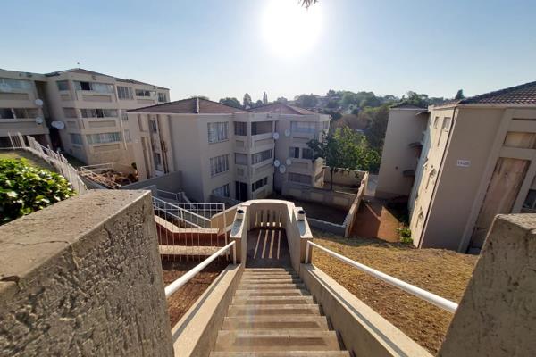 Charming 1-bedroom, 1-bathroom apartment available for rent in the Westcliff complex ...