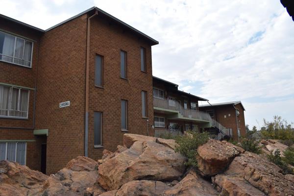 Spacious 3 bedroom flat to rent in Elsburg at Chrisma Court, 9 van Eck Street. This ...