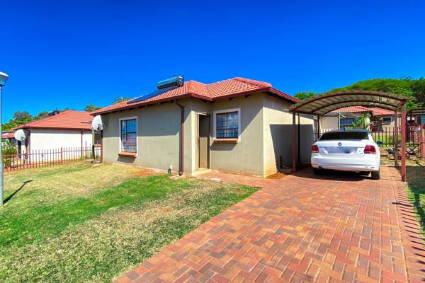 We are proud to present to you this Townhouse situated in Heatherview
This picture perfect townhouse has a kitchen
3X bedroom
2X ...