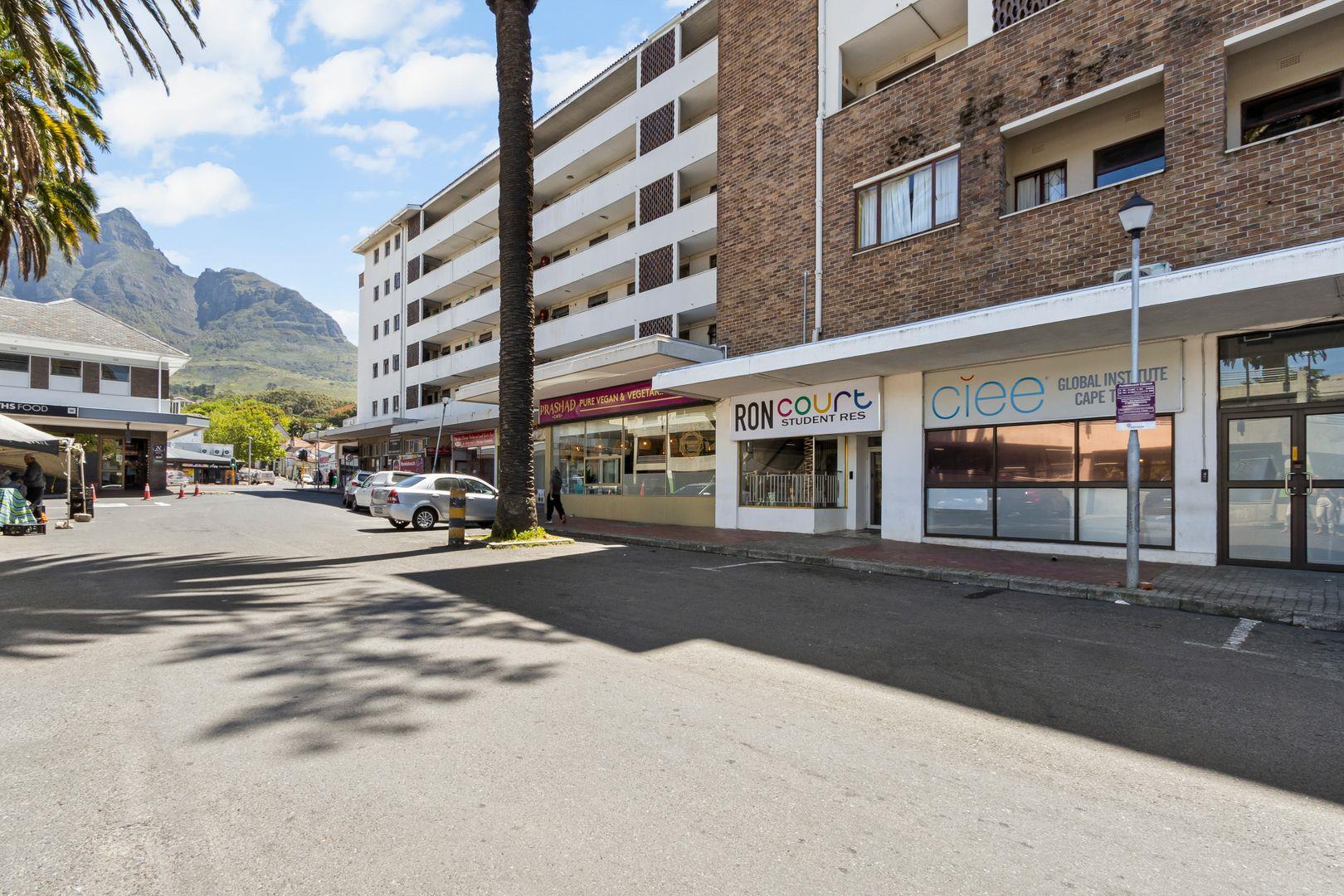 Photo of 3 Bedroom Apartment / flat to rent in Rondebosch