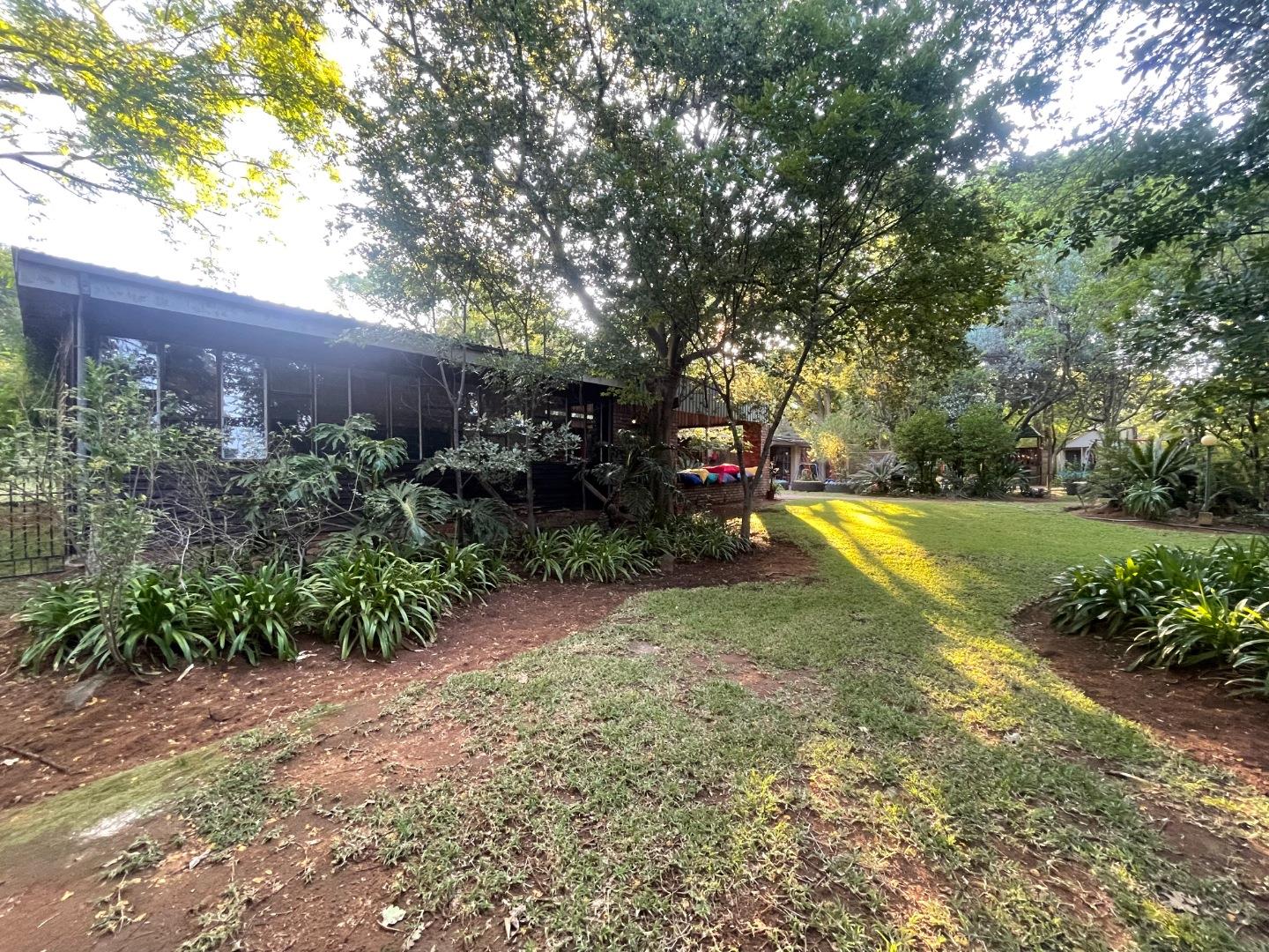 6 Bedroom House for sale in Shere P24113572517