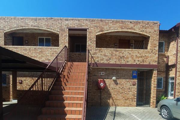 Charming 2 Bedroom Townhouse:  RIVERVIEW COMPLEX, NEWLANDS,PRETORIA
Spacious 2-bedroom ...