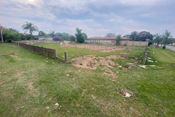 Land opportunity available in Excellent Area 

Close to schools, shops, main roads ...