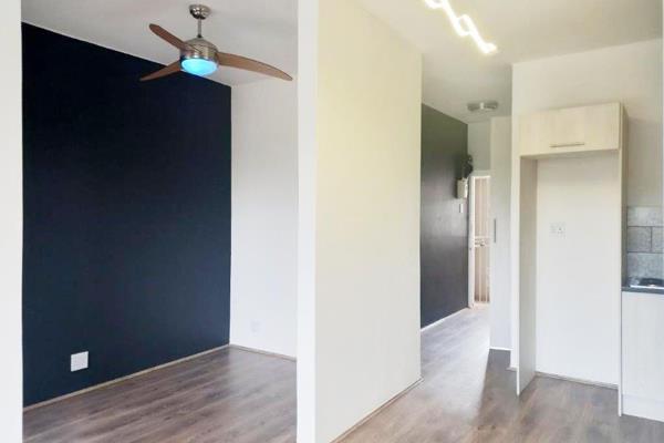 OCCUPATION: DECEMBER

Send me an email to arrange a viewing

This property consists of the following:
BACHELOR / STUDIO
1 bedroom and ...